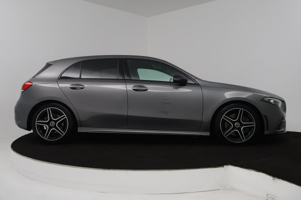 Mercedes-Benz A-Klasse 220 4MATIC Premium Plus (PANORAMADAK, SFEERVERLICHTING, STOELVERWARMING, BURMESTER, ACHTERUITRIJCAMERA)