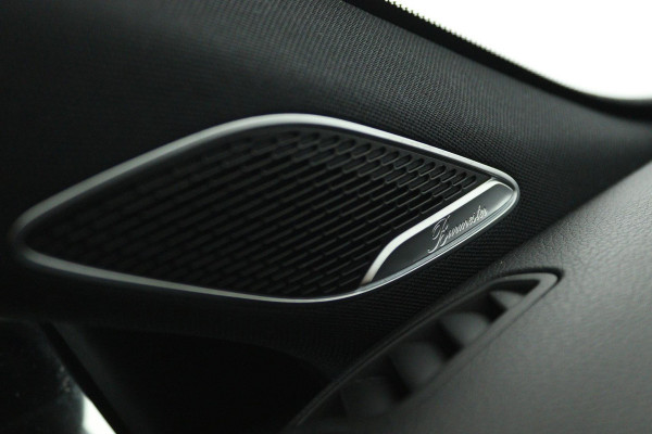 Mercedes-Benz A-Klasse 220 4MATIC Premium Plus (PANORAMADAK, SFEERVERLICHTING, STOELVERWARMING, BURMESTER, ACHTERUITRIJCAMERA)