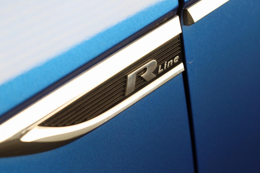 Volkswagen T-Roc 1.5 TSI Sport Business R-line 150 pk Automaat (DSG) | Navigatie | Achteruitrijcamera | Parkeersensoren | Adaptieve cruise control | Stoelverwarming |