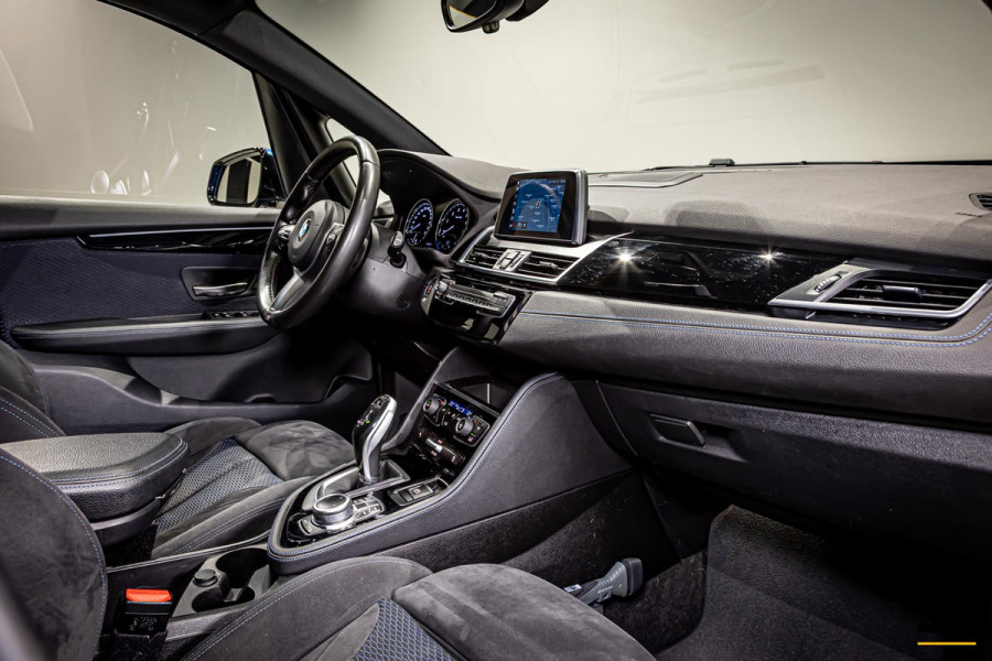 BMW 2 Serie Active Tourer 218i|M-sport|NAP|Cam|Pano|HIFI|Trek