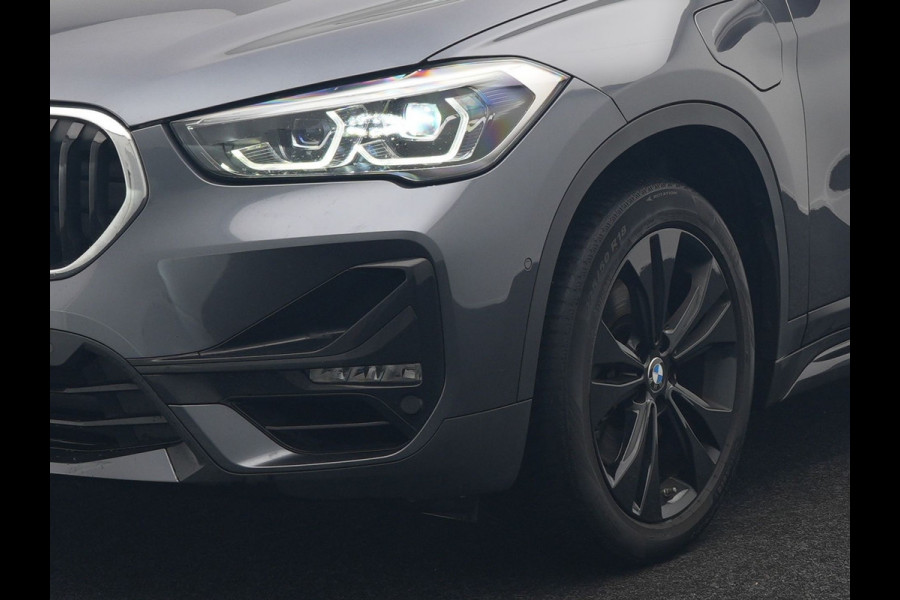 BMW X1 xDrive25e Sportline Plug In Hybrid 221pk Dealer O.H. PHEV | Trekhaak | Camera | Sfeerverlichting | Keyless | Sportstoelen Verwarmd | LED Koplampen | Cruise Control | Navigatie | DAB |
