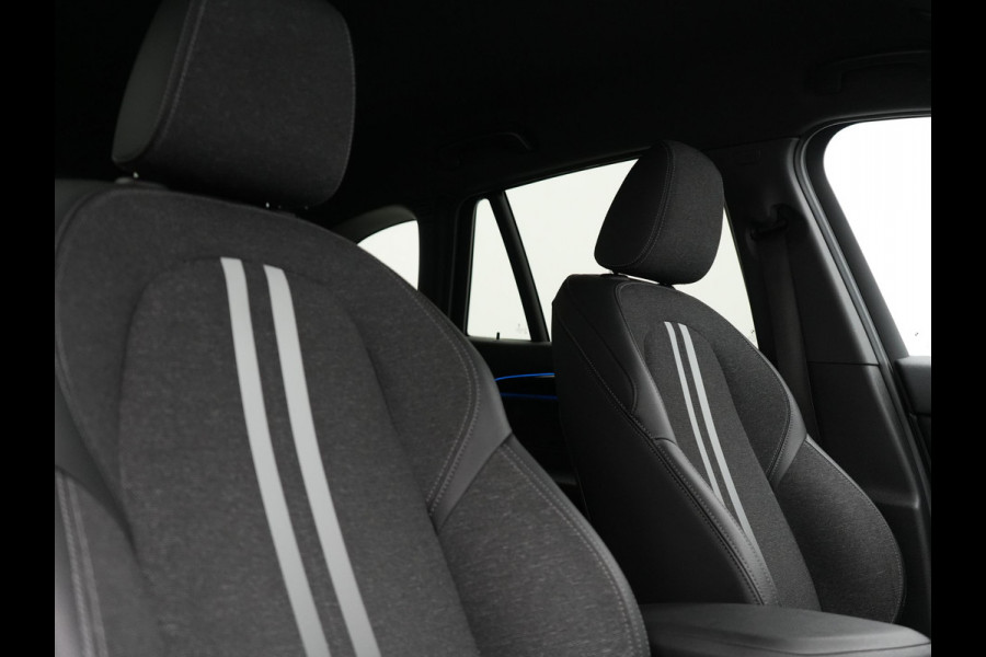 BMW X1 xDrive25e Sportline Plug In Hybrid 221pk Dealer O.H. PHEV | Trekhaak | Camera | Sfeerverlichting | Keyless | Sportstoelen Verwarmd | LED Koplampen | Cruise Control | Navigatie | DAB |
