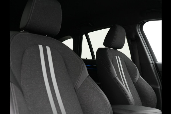 BMW X1 xDrive25e Sportline Plug In Hybrid 221pk Dealer O.H. PHEV | Trekhaak | Camera | Sfeerverlichting | Keyless | Sportstoelen Verwarmd | LED Koplampen | Cruise Control | Navigatie | DAB |