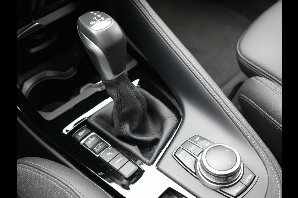 BMW X1 xDrive25e Sportline Plug In Hybrid 221pk Dealer O.H. PHEV | Trekhaak | Camera | Sfeerverlichting | Keyless | Sportstoelen Verwarmd | LED Koplampen | Cruise Control | Navigatie | DAB |