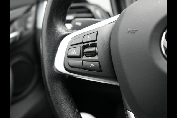 BMW X1 xDrive25e Sportline Plug In Hybrid 221pk Dealer O.H. PHEV | Trekhaak | Camera | Sfeerverlichting | Keyless | Sportstoelen Verwarmd | LED Koplampen | Cruise Control | Navigatie | DAB |