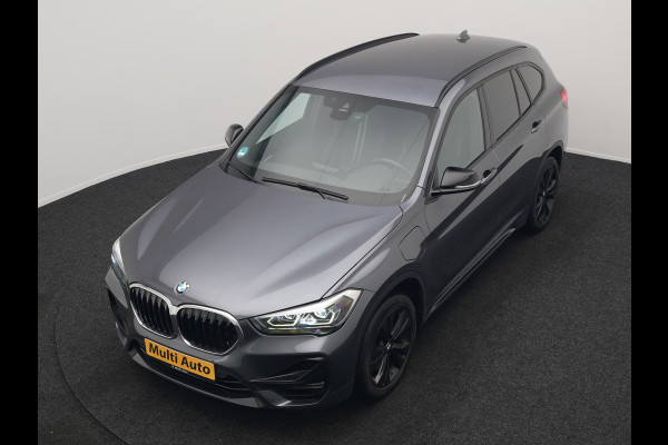 BMW X1 xDrive25e Sportline Plug In Hybrid 221pk Dealer O.H. PHEV | Trekhaak | Camera | Sfeerverlichting | Keyless | Sportstoelen Verwarmd | LED Koplampen | Cruise Control | Navigatie | DAB |