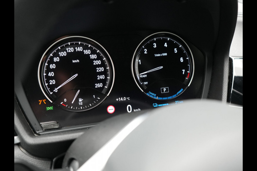 BMW X1 xDrive25e Sportline Plug In Hybrid 221pk Dealer O.H. PHEV | Trekhaak | Camera | Sfeerverlichting | Keyless | Sportstoelen Verwarmd | LED Koplampen | Cruise Control | Navigatie | DAB |