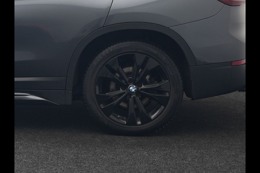 BMW X1 xDrive25e Sportline Plug In Hybrid 221pk Dealer O.H. PHEV | Trekhaak | Camera | Sfeerverlichting | Keyless | Sportstoelen Verwarmd | LED Koplampen | Cruise Control | Navigatie | DAB |