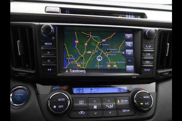 Toyota RAV4 2.5 HYBRID AWD 4WD AUT. DYNAMIC + TREKHAAK 1650 KG | ADAPTIVE CRUISE | CAMERA | STOELVERW. | 18 INCH