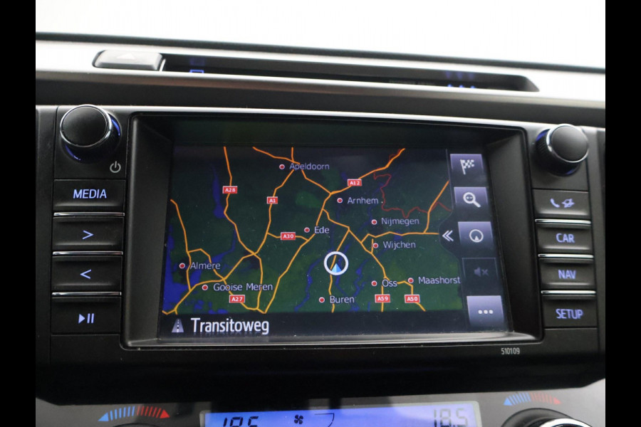 Toyota RAV4 2.5 HYBRID AWD 4WD AUT. DYNAMIC + TREKHAAK 1650 KG | ADAPTIVE CRUISE | CAMERA | STOELVERW. | 18 INCH