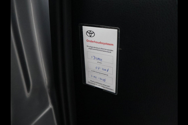 Toyota RAV4 2.5 HYBRID AWD 4WD AUT. DYNAMIC + TREKHAAK 1650 KG | ADAPTIVE CRUISE | CAMERA | STOELVERW. | 18 INCH