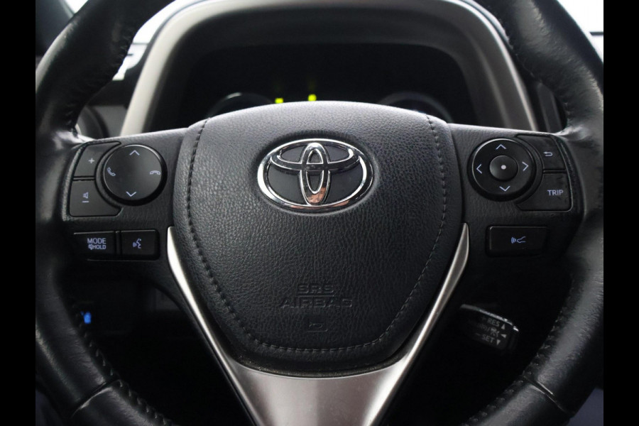 Toyota RAV4 2.5 HYBRID AWD 4WD AUT. DYNAMIC + TREKHAAK 1650 KG | ADAPTIVE CRUISE | CAMERA | STOELVERW. | 18 INCH