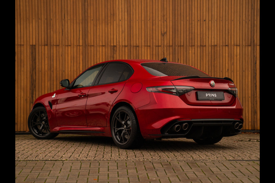 Alfa Romeo Giulia 2.9 V6 Quadrifoglio MY25 | Facelift | Carbon stoelen | Akrapovic | Harman/Kardon