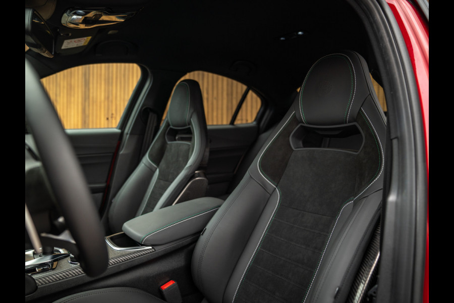 Alfa Romeo Giulia 2.9 V6 Quadrifoglio MY25 | Facelift | Carbon stoelen | Akrapovic | Harman/Kardon