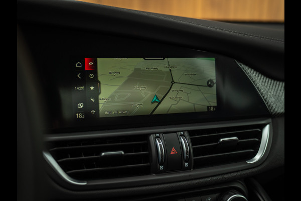 Alfa Romeo Giulia 2.9 V6 Quadrifoglio MY25 | Facelift | Carbon stoelen | Akrapovic | Harman/Kardon