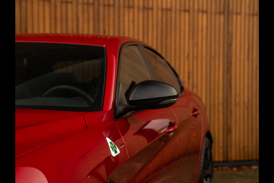 Alfa Romeo Giulia 2.9 V6 Quadrifoglio MY25 | Facelift | Carbon stoelen | Akrapovic | Harman/Kardon