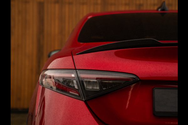 Alfa Romeo Giulia 2.9 V6 Quadrifoglio MY25 | Facelift | Carbon stoelen | Akrapovic | Harman/Kardon