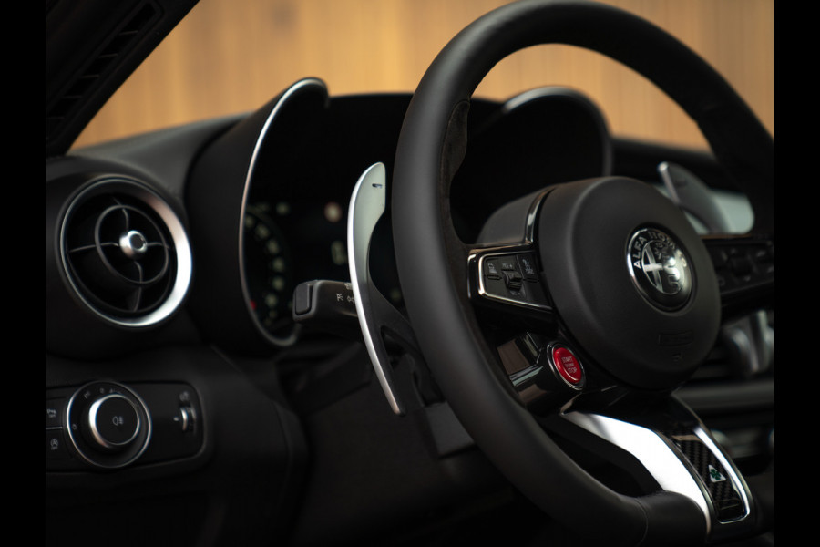 Alfa Romeo Giulia 2.9 V6 Quadrifoglio MY25 | Facelift | Carbon stoelen | Akrapovic | Harman/Kardon