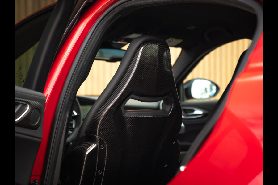 Alfa Romeo Giulia 2.9 V6 Quadrifoglio MY25 | Facelift | Carbon stoelen | Akrapovic | Harman/Kardon