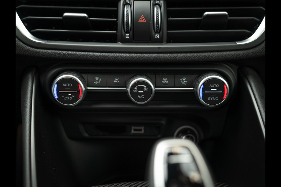 Alfa Romeo Giulia 2.9 V6 Quadrifoglio MY25 | Facelift | Carbon stoelen | Akrapovic | Harman/Kardon