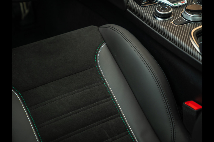 Alfa Romeo Giulia 2.9 V6 Quadrifoglio MY25 | Facelift | Carbon stoelen | Akrapovic | Harman/Kardon