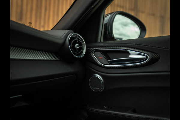 Alfa Romeo Giulia 2.9 V6 Quadrifoglio MY25 | Facelift | Carbon stoelen | Akrapovic | Harman/Kardon