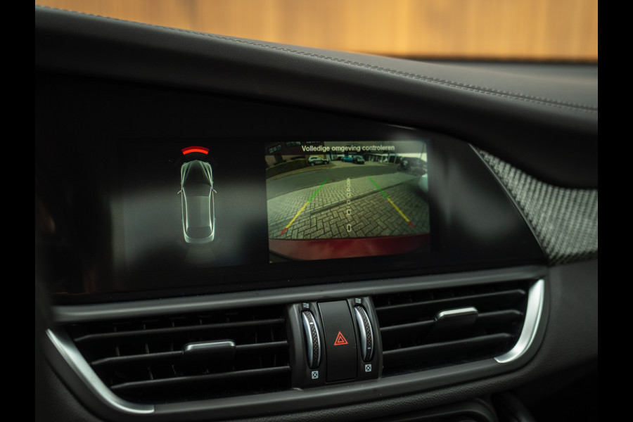 Alfa Romeo Giulia 2.9 V6 Quadrifoglio MY25 | Facelift | Carbon stoelen | Akrapovic | Harman/Kardon