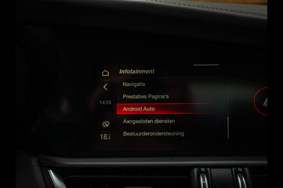 Alfa Romeo Giulia 2.9 V6 Quadrifoglio MY25 | Facelift | Carbon stoelen | Akrapovic | Harman/Kardon