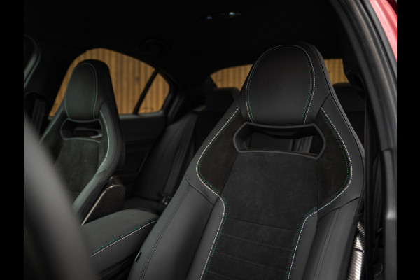 Alfa Romeo Giulia 2.9 V6 Quadrifoglio MY25 | Facelift | Carbon stoelen | Akrapovic | Harman/Kardon