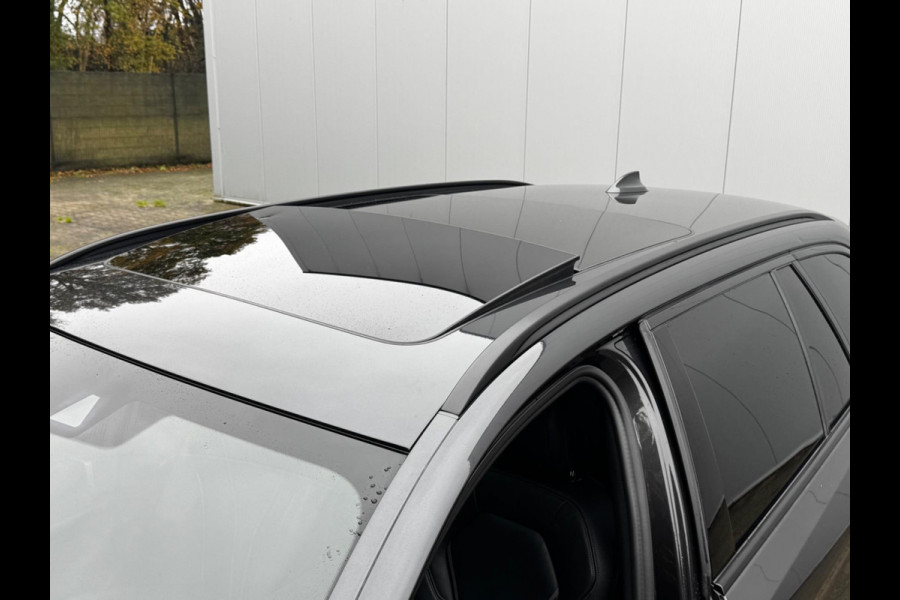 BMW 5 Serie Touring 520i M-SPORT HIGH EXECUTIVE PANORAMADAK DEALER STOELVERWARMING LEDER M PAKKET VIRTUAL AMBIANCE TREKHAAK