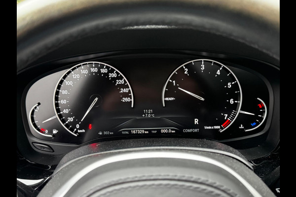 BMW 5 Serie Touring 520i M-SPORT HIGH EXECUTIVE PANORAMADAK DEALER STOELVERWARMING LEDER M PAKKET VIRTUAL AMBIANCE TREKHAAK