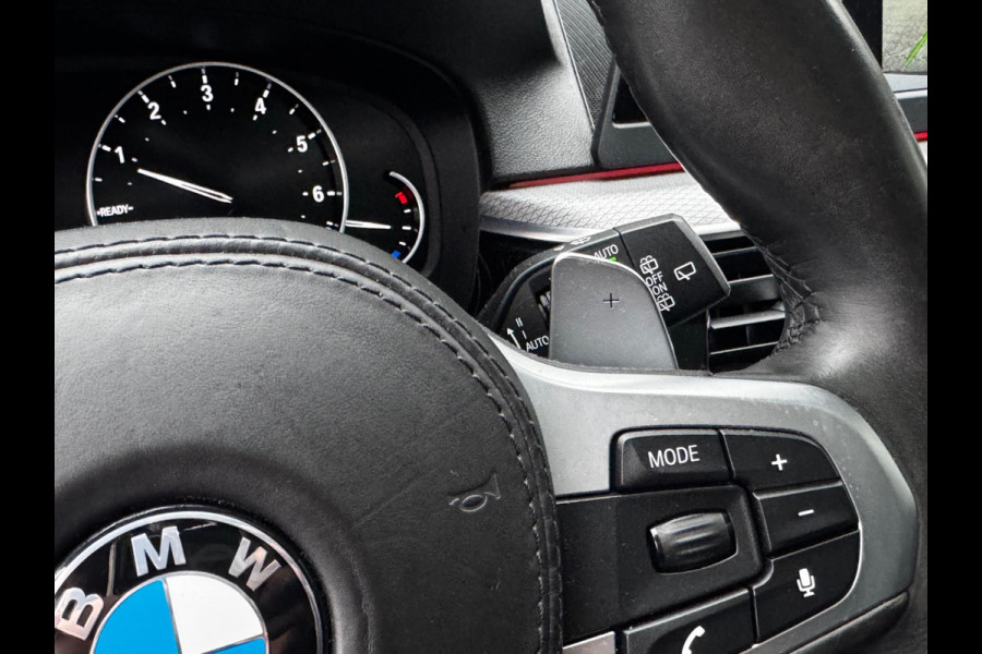 BMW 5 Serie Touring 520i M-SPORT HIGH EXECUTIVE PANORAMADAK DEALER STOELVERWARMING LEDER M PAKKET VIRTUAL AMBIANCE TREKHAAK