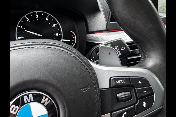 BMW 5 Serie Touring 520i M-SPORT HIGH EXECUTIVE PANORAMADAK DEALER STOELVERWARMING LEDER M PAKKET VIRTUAL AMBIANCE TREKHAAK
