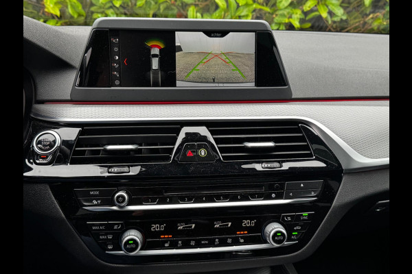 BMW 5 Serie Touring 520i M-SPORT HIGH EXECUTIVE PANORAMADAK DEALER STOELVERWARMING LEDER M PAKKET VIRTUAL AMBIANCE TREKHAAK