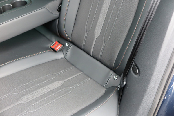 CUPRA Formentor 1.4 e-Hybrid 204pk Business. Led , Trekhaak , PDC , Clima, Stuurwiel verwarmd , LMV , Carplay, etc .