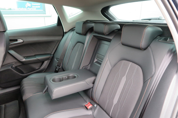 CUPRA Formentor 1.4 e-Hybrid 204pk Business. Led , Trekhaak , PDC , Clima, Stuurwiel verwarmd , LMV , Carplay, etc .