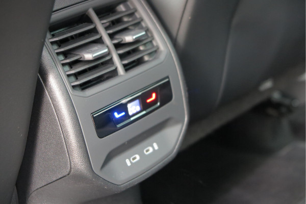 CUPRA Formentor 1.4 e-Hybrid 204pk Business. Led , Trekhaak , PDC , Clima, Stuurwiel verwarmd , LMV , Carplay, etc .