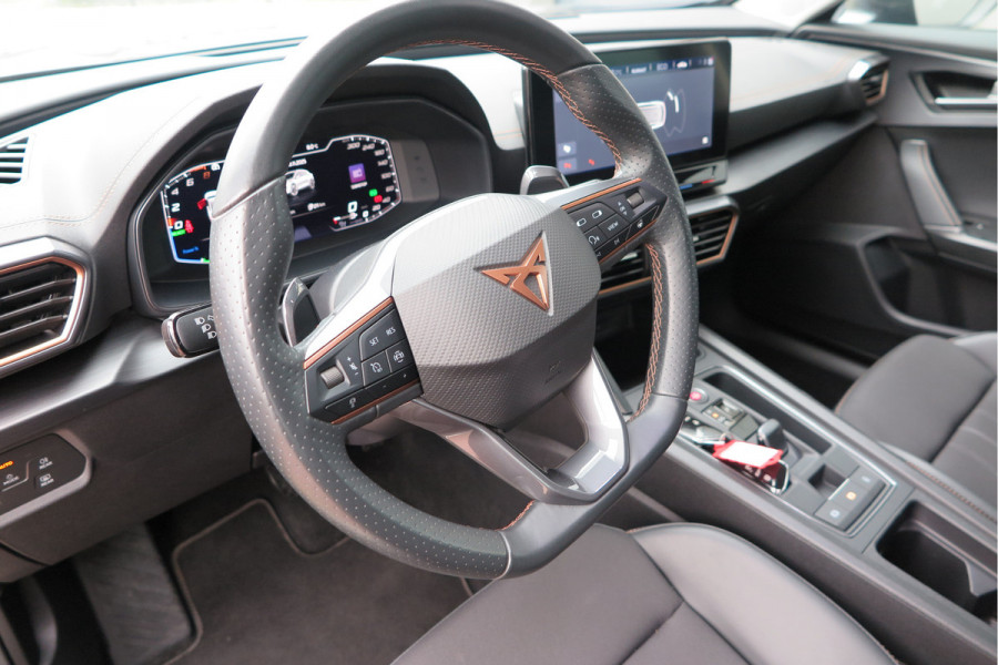 CUPRA Formentor 1.4 e-Hybrid 204pk Business. Led , Trekhaak , PDC , Clima, Stuurwiel verwarmd , LMV , Carplay, etc .