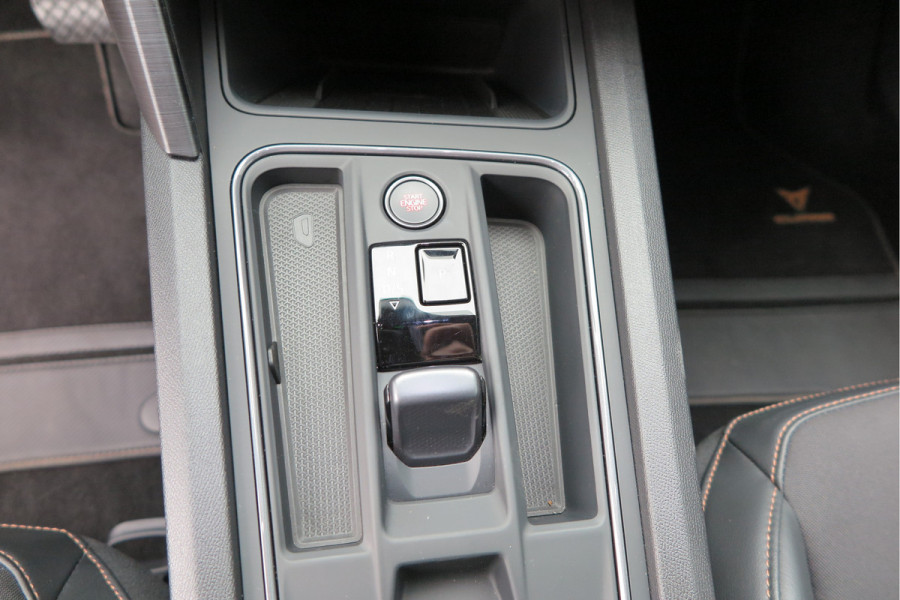 CUPRA Formentor 1.4 e-Hybrid 204pk Business. Led , Trekhaak , PDC , Clima, Stuurwiel verwarmd , LMV , Carplay, etc .