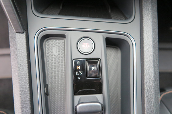 CUPRA Formentor 1.4 e-Hybrid 204pk Business. Led , Trekhaak , PDC , Clima, Stuurwiel verwarmd , LMV , Carplay, etc .