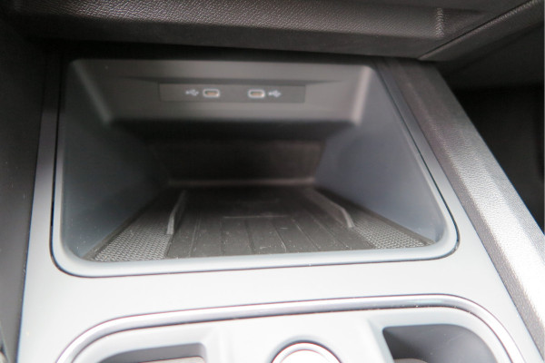 CUPRA Formentor 1.4 e-Hybrid 204pk Business. Led , Trekhaak , PDC , Clima, Stuurwiel verwarmd , LMV , Carplay, etc .