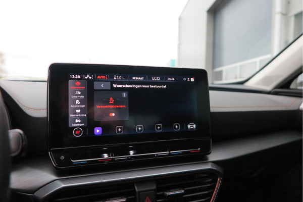 CUPRA Formentor 1.4 e-Hybrid 204pk Business. Led , Trekhaak , PDC , Clima, Stuurwiel verwarmd , LMV , Carplay, etc .