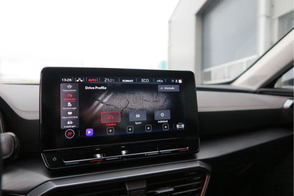 CUPRA Formentor 1.4 e-Hybrid 204pk Business. Led , Trekhaak , PDC , Clima, Stuurwiel verwarmd , LMV , Carplay, etc .