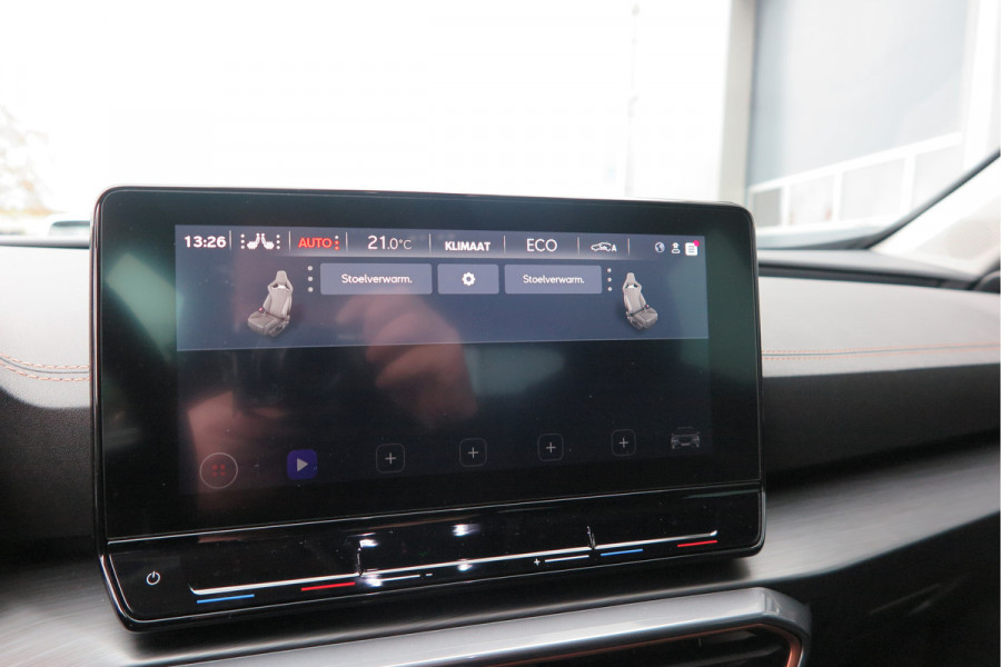 CUPRA Formentor 1.4 e-Hybrid 204pk Business. Led , Trekhaak , PDC , Clima, Stuurwiel verwarmd , LMV , Carplay, etc .