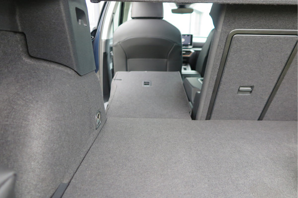 CUPRA Formentor 1.4 e-Hybrid 204pk Business. Led , Trekhaak , PDC , Clima, Stuurwiel verwarmd , LMV , Carplay, etc .