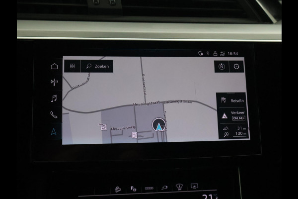 Audi Q8 e-tron 55 QUATTRO 115 kWh 408 PK S EDITION S-LINE + TREKHAAK 1800 KG | LUCHTVERING | HEAD-UP | LEDER SPORTINTERIEUR