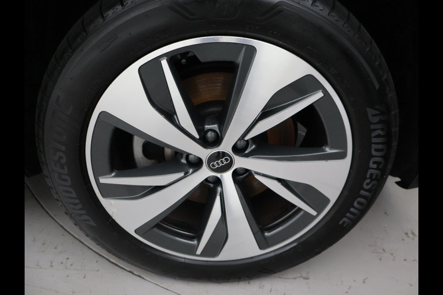 Audi Q8 e-tron 55 QUATTRO 115 kWh 408 PK S EDITION S-LINE + TREKHAAK 1800 KG | LUCHTVERING | HEAD-UP | LEDER SPORTINTERIEUR