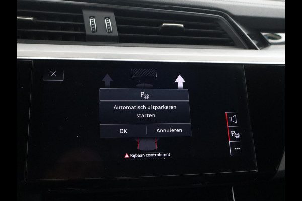 Audi Q8 e-tron 55 QUATTRO 115 kWh 408 PK S EDITION S-LINE + TREKHAAK 1800 KG | LUCHTVERING | HEAD-UP | LEDER SPORTINTERIEUR