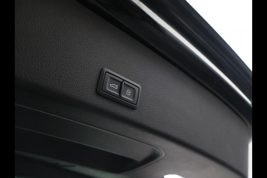 Audi Q8 e-tron 55 QUATTRO 115 kWh 408 PK S EDITION S-LINE + TREKHAAK 1800 KG | LUCHTVERING | HEAD-UP | LEDER SPORTINTERIEUR