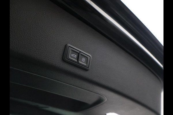 Audi Q8 e-tron 55 QUATTRO 115 kWh 408 PK S EDITION S-LINE + TREKHAAK 1800 KG | LUCHTVERING | HEAD-UP | LEDER SPORTINTERIEUR
